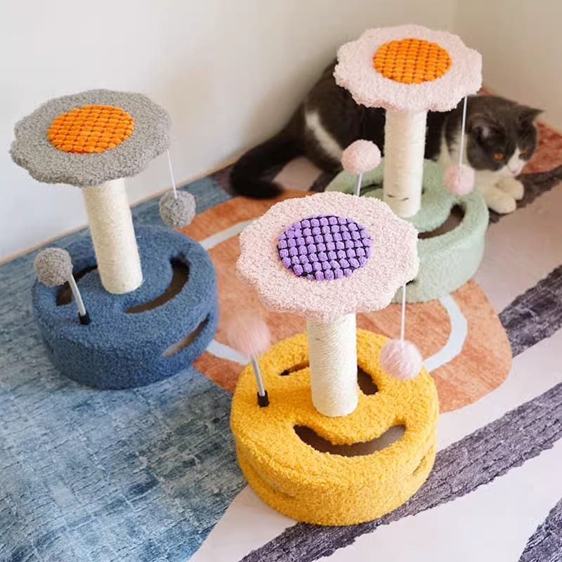 Sunflower Cat Scratching Post with Interactive Toys